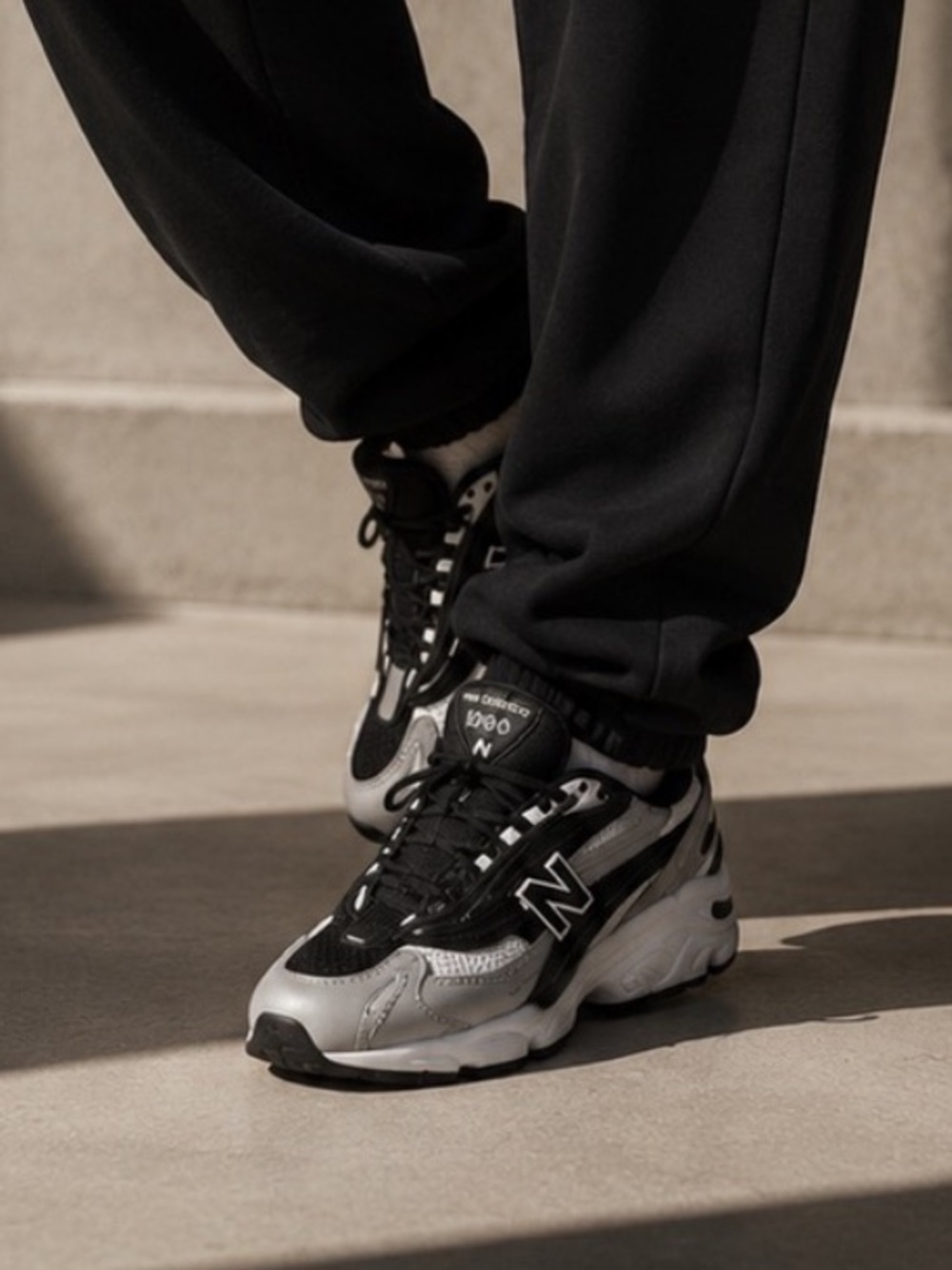RARE New Balance 1000 Sneakers | Women's 7.5 | Mens 6